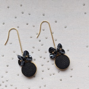 Kétvirágos feketefarmer fülbevaló, Ékszer, Fülbevaló, Lógó fülbevaló, Ékszerkészítés, Újrahasznosított alapanyagból készült termékek, MESKA