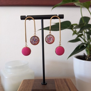 Pink fánkos bedugós fülbevaló - ékszer - fülbevaló - lógó fülbevaló - Meska.hu