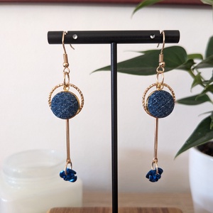 Kék rózsás fülbevaló - ékszer - fülbevaló - lógó fülbevaló - Meska.hu