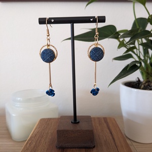 Kék rózsás fülbevaló - ékszer - fülbevaló - lógó fülbevaló - Meska.hu