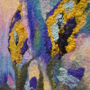 Liliomok - Nemezelt gyapjú falikép - művészet - textilkép - nemezelt - Meska.hu