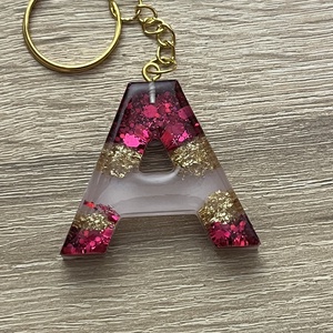 Csillogó betűs kulcstartó - Meska.hu