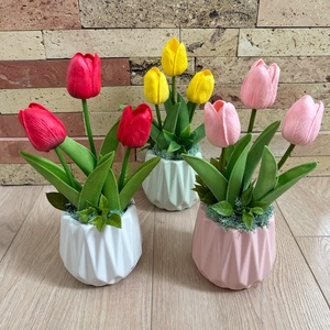 Kaspós tulipán asztaldísz , Otthon & Életmód, Dekoráció, Virágdísz és tartó, Virágdíszek, Virágdísz kaspóban, , MESKA