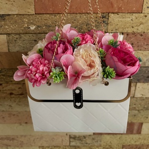 Anyák napi, ballagási virágtáska pink - otthon & életmód - virágdekoráció - virágdíszek - asztali virágdísz - Meska.hu