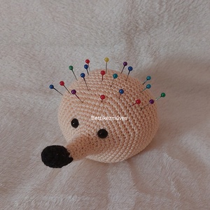 Horgolt süni tűpárna, Játék & Sport, Plüssállat & Játékfigura, Süni, Horgolás, MESKA