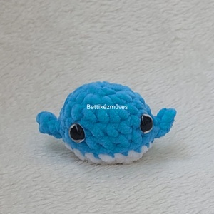 Mini plüss bálna, Játék & Sport, Plüssállat & Játékfigura, Más figura, Horgolás, MESKA