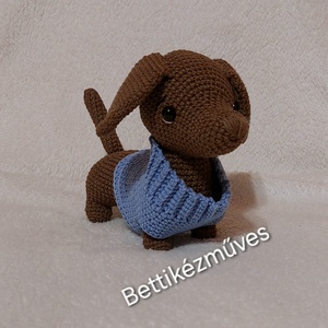 Horgolt tacsi � kézzel készült amigurumi kutya � egyedi ajándék, Játék & Sport, Plüssállat & Játékfigura, Kutya, Horgolás, MESKA