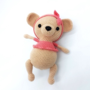 Felmelegítő ölelés Amigurumi maci fejpánttal, Játék & Sport, Plüssállat & Játékfigura, Maci, Horgolás, MESKA