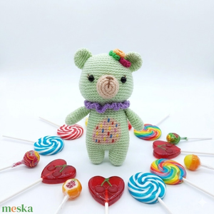 "Friss fuvallatok" Amigurumi zöld maci (Szűz horoszkóp figura), Játék & Sport, Plüssállat & Játékfigura, Maci, Horgolás, Amigurumi zöld maci, ami a Szűz horoszkópot jelképezi, 100% pamut Catania fonalból. 

A szemeihez b..., MESKA