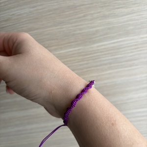 Egyedi spirálcsomós makramé karkötő - ékszer - karkötő - fonott karkötő - Meska.hu