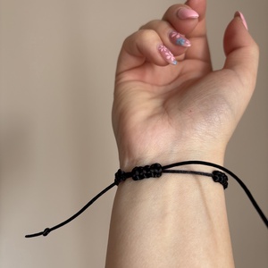 Makramé karkötő - ékszer - karkötő - fonott karkötő - Meska.hu