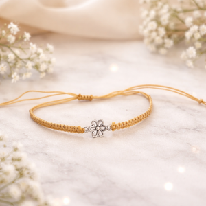 Virágos makramé karkötő, Ékszer, Karkötő, Fonott karkötő, Csomózás, MESKA