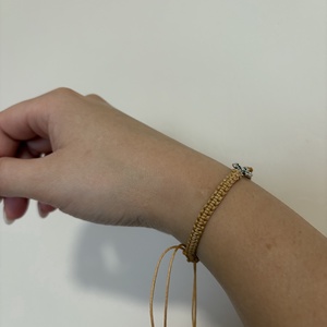 Virágos makramé karkötő - ékszer - karkötő - fonott karkötő - Meska.hu