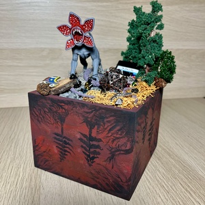 Stranger Things asztaldísz - otthon & életmód - dekoráció - asztal és polc dekoráció - asztaldísz - Meska.hu