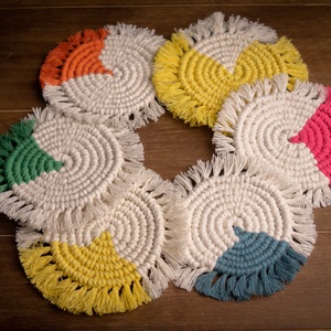 Makramé színes poháralátét - otthon & életmód - konyhafelszerelés, tálalás - tálalás - tányér- és poháralátét - Meska.hu