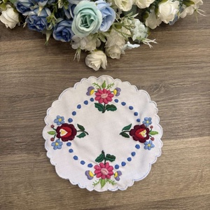 Kerek terítő , Otthon & Életmód, Lakástextil, Abrosz, terítő, Díszterítő polcra, komódra, , MESKA