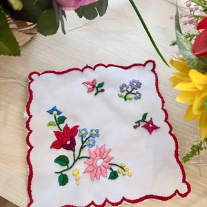 Kis terítő  - otthon & életmód - lakástextil - abrosz, terítő - díszterítő polcra, komódra - Meska.hu