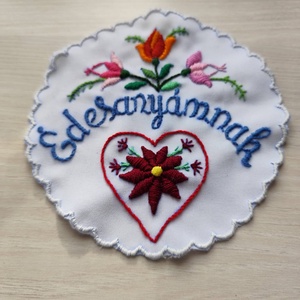 Anyák napi ajándék  - otthon & életmód - lakástextil - abrosz, terítő - díszterítő polcra, komódra - Meska.hu