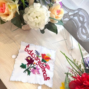Anyák napi ajándék  - otthon & életmód - lakástextil - abrosz, terítő - díszterítő polcra, komódra - Meska.hu