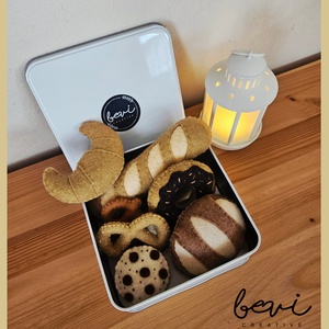 Gyapjúfilc sütibox fémdobozban  - Meska.hu