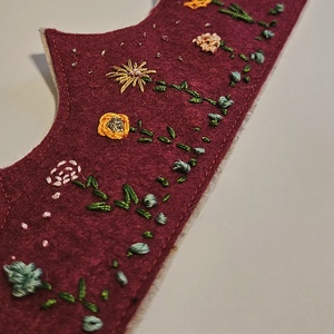 Tavaszi gyapjúfilc korona  - játék & sport - szerepjáték - Meska.hu