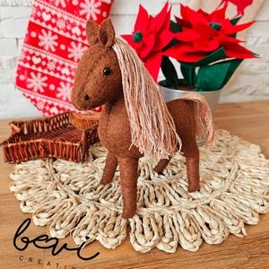 Gyapjúfilc ló  - Meska.hu