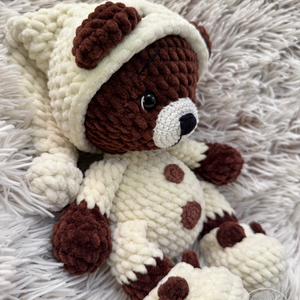 Horgolt Pizsamás maci plüss - a puha alvótárs, Játék & Sport, Plüssállat & Játékfigura, Maci, Horgolás, MESKA