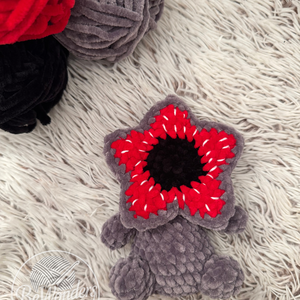 Horgolt baby demogorgon plüss - Stranger things figura - játék & sport - plüssállat & játékfigura - plüss mesefigurák - Meska.hu