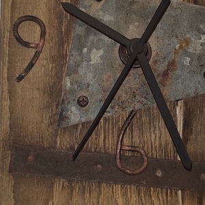 Rusztikus stílusú falióra - otthon & életmód - dekoráció - fali és függő dekoráció - falióra & óra - Meska.hu