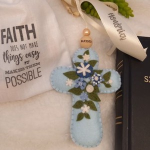 Kereszt, filc virágokkal-Bibliai igés zsákban-BLESSED-kék - otthon & életmód - vallás - kereszt - Meska.hu