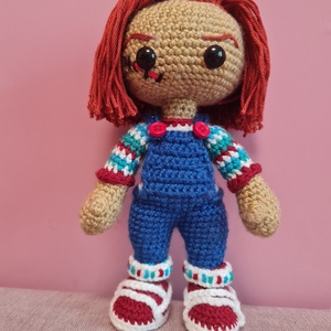 Horgolt Chucky baba figura - otthon & életmód - dekoráció - halloween - halloweeni figurák - Meska.hu