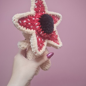 Horgolt Demogorgon - játék & sport - plüssállat & játékfigura - más figura - Meska.hu