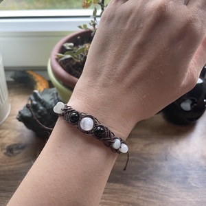 Makramé karkötő - ékszer - karkötő - ásványkarkötő - Meska.hu