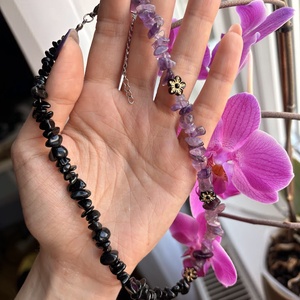 Ametiszt�Obszidián ásvány nyaklánc virág díszekkel � elegáns kézműves női ékszer - Meska.hu