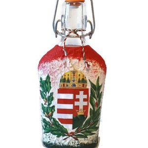 Címeres piros-fehér-zöld mintás magyaros dísz-és használati csatos üveg+pohár hagyományokat, népművészetet kedvelőknek - otthon & lakás - konyhafelszerelés, tálalás - tálalás - pálinkás poharak, szettek - Meska.hu