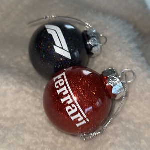 F1 Ferrari karácsonyfadíszek - karácsony - karácsonyi lakásdekoráció - karácsonyfadíszek - Meska.hu