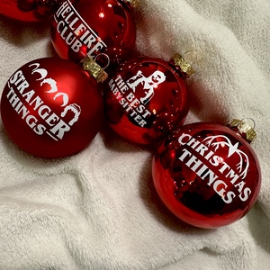 Stranger Things karácsonyfadíszek - karácsony - karácsonyi lakásdekoráció - karácsonyfadíszek - Meska.hu