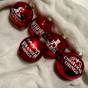 Stranger Things karácsonyfadíszek - karácsony - karácsonyi lakásdekoráció - karácsonyfadíszek - Meska.hu