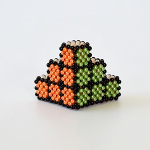 Almazöld-narancs-bézs lépcsős piramis fekete ráccsal - otthon & életmód - dekoráció - dísztárgy - Meska.hu