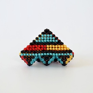 Piros-sárga-türkizkék lépcsős piramis fekete ráccsal - otthon & életmód - dekoráció - dísztárgy - Meska.hu