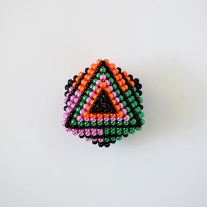 Narancs-lila-zöld csonkolt kocka fekete ráccsal, Otthon & Életmód, Dekoráció, Dísztárgy, Gyöngyfűzés, gyöngyhímzés, MESKA