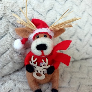 Nemez rénszarvas tűnemezelve - Meska.hu