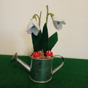 Tavaszváró hóvirág és gomba locsoló kannában. - Meska.hu