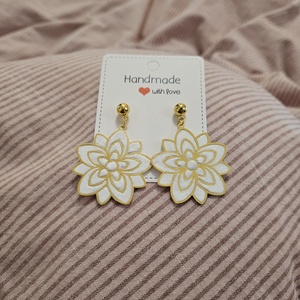 Fehér/arany fülbevaló - ékszer - fülbevaló - lógós kerek fülbevaló - Meska.hu