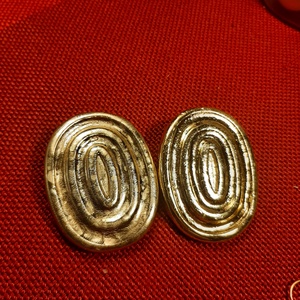 Arany nagy ovális klipsz Plast-Kitt gyurmából - Meska.hu