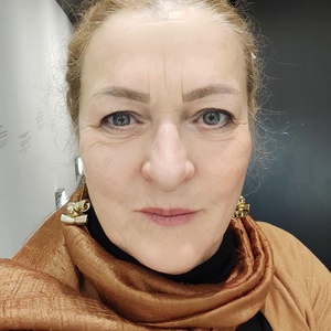 Arany rózsa fülbevaló Plast-Kitt gyurmából (nem csak) Szilveszterre! - ékszer - fülbevaló - lógó fülbevaló - Meska.hu