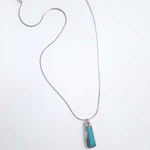 Ezüst kis medál howlit féldrágakővel - ékszer - nyaklánc - medál - Meska.hu