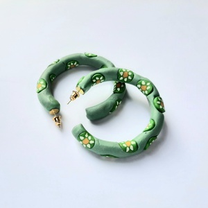 Millefiori margaréta mintás karika fülbevaló - ékszer - fülbevaló - karika fülbevaló - Meska.hu