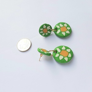 Millefiori margaréta mintás beszúrós fülbevaló - esküvő - ékszer - fülbevaló - Meska.hu