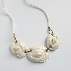 Ovális három korongos lánc tenyésztett gyönggyel - fehér - Meska.hu